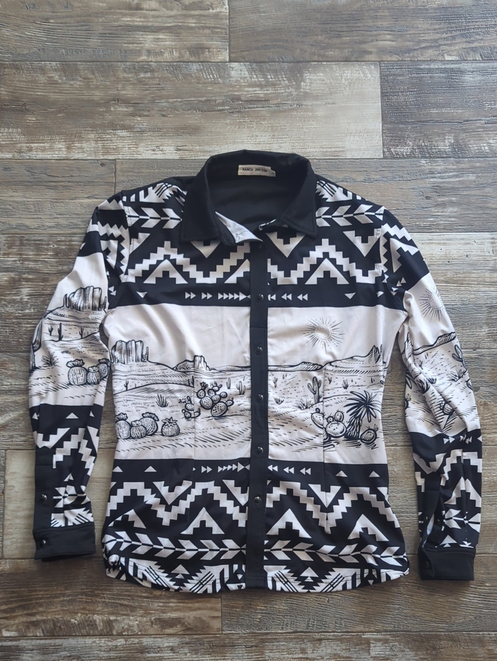 RANCH DRESS'N Fallon Taylor Black & White Southwest Desertscape Rodeo shirt sz S - Picture 5 of 14